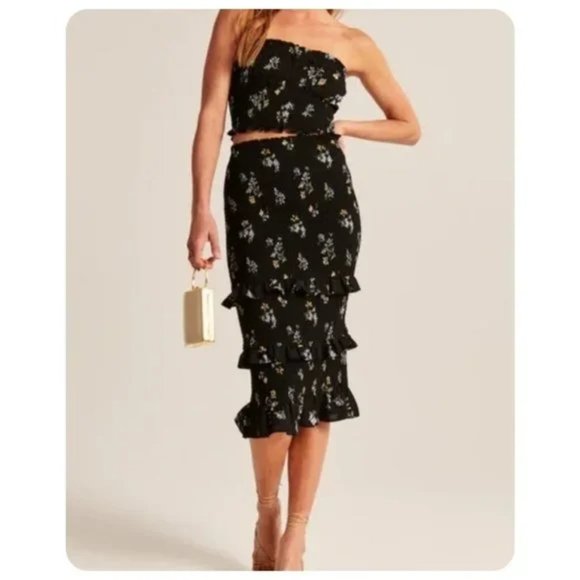 Abercrombie & Fitch Dresses & Skirts - NWT Abercrombie & Fitch Black Floral Ruffle Smocked Midi Skirt sz S